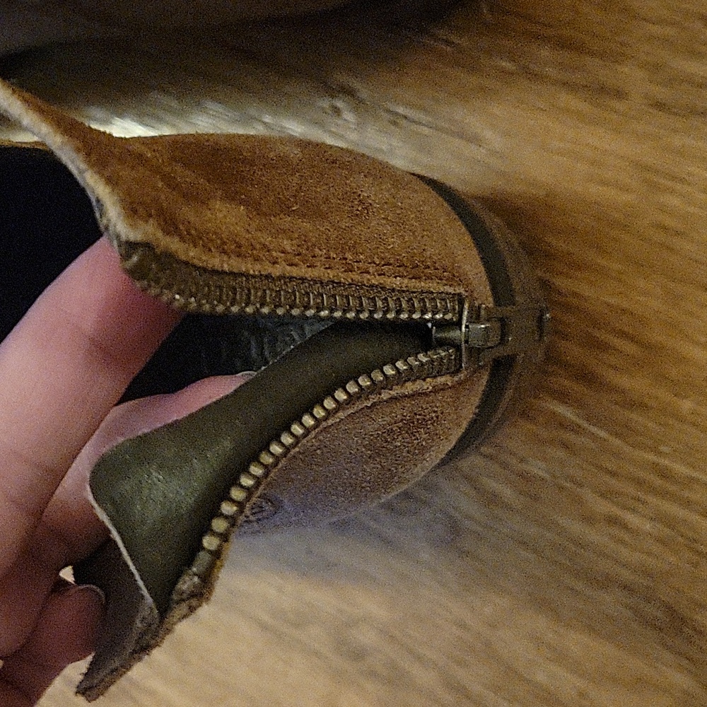 Born "Kerri" Distressed Suede Women's Bootie Brown Leather Shoes Size 7.5 - Picture 6 of 17